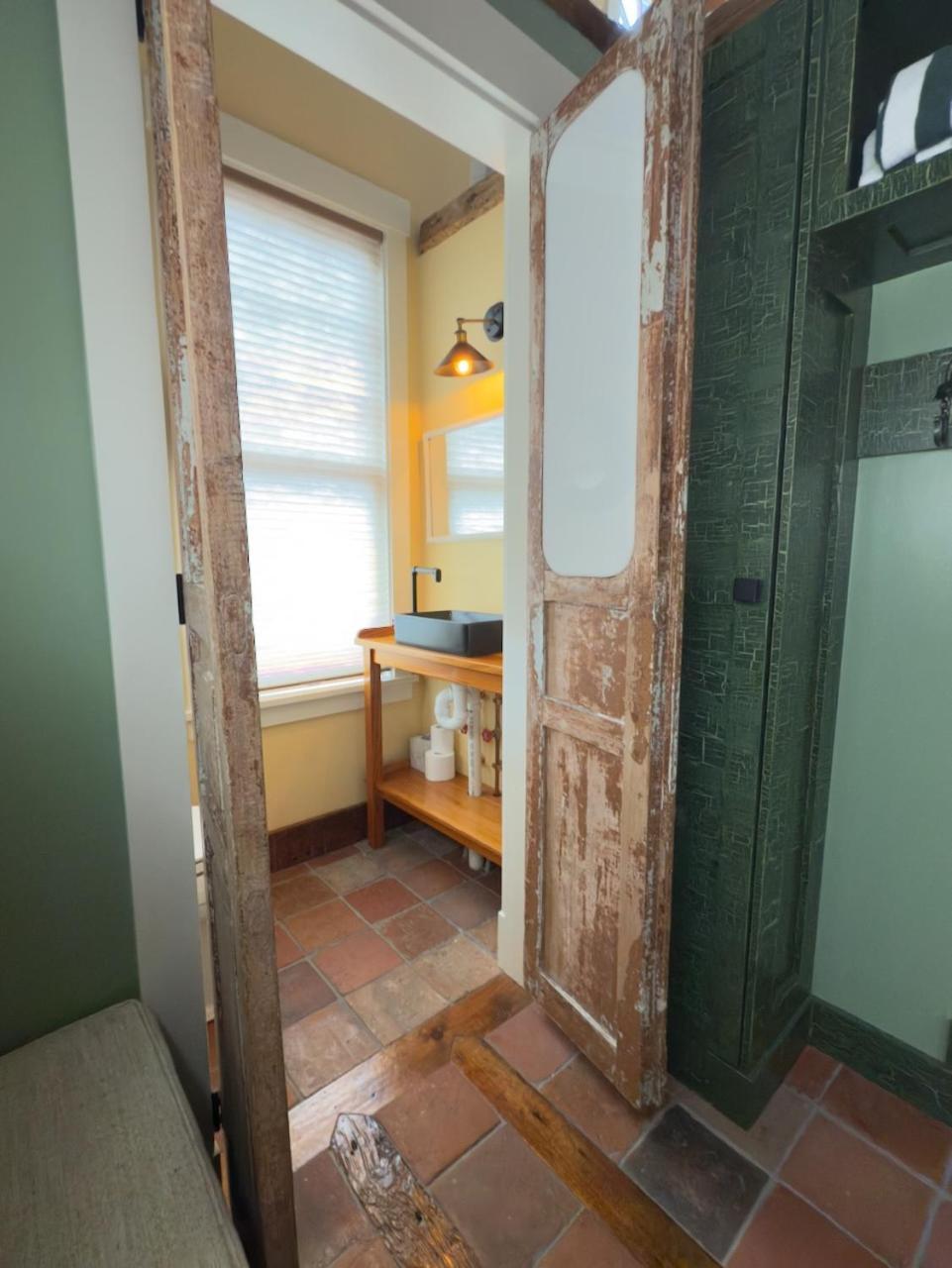 Hotel Magical Post And Beam Loft Downtown Newport! Extérieur photo